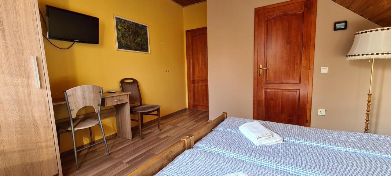 Hajas Familia Kiado Szobak Balatonmariafurdo Ngoại thất bức ảnh