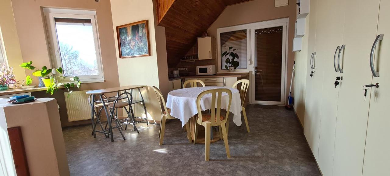 Hajas Familia Kiado Szobak Balatonmariafurdo Ngoại thất bức ảnh