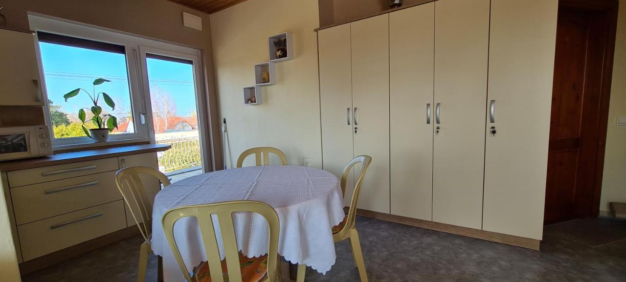 Hajas Familia Kiado Szobak Balatonmariafurdo Ngoại thất bức ảnh