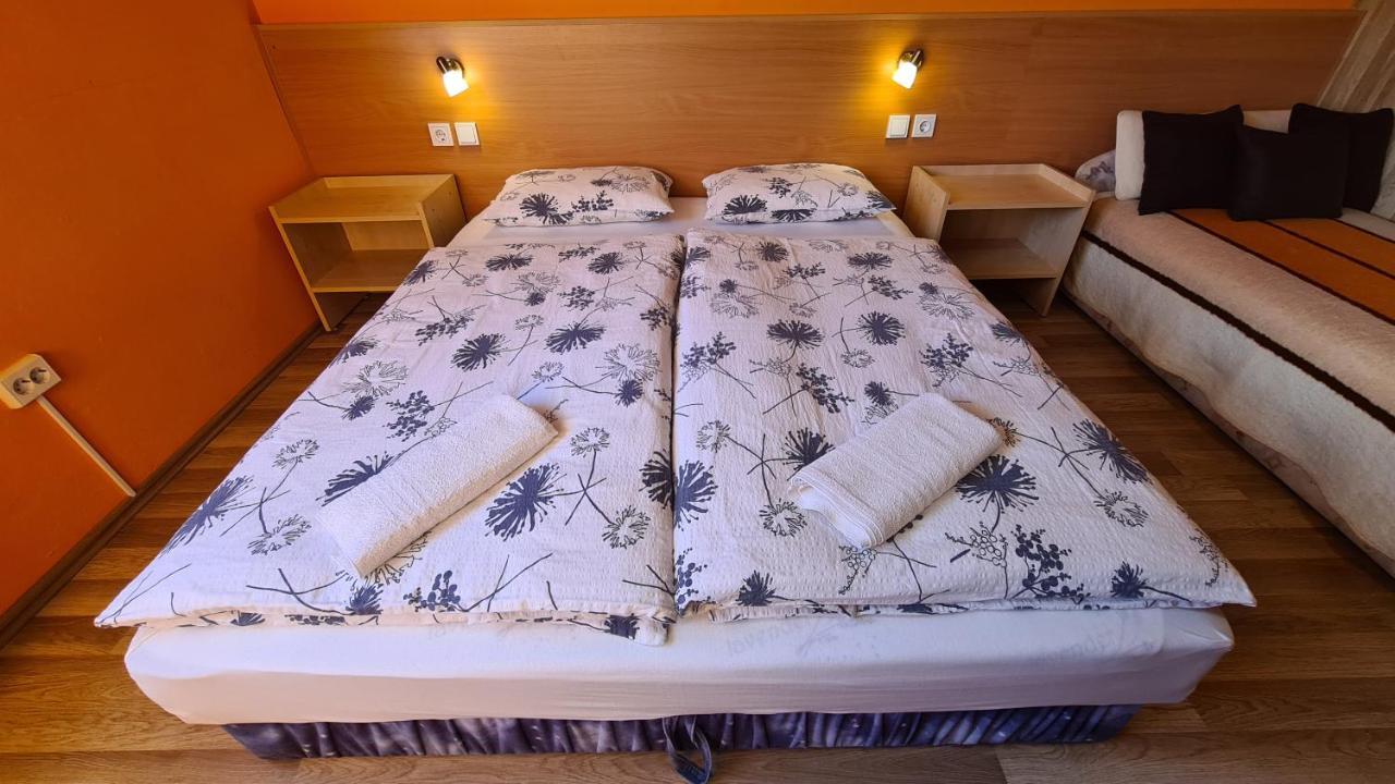 Hajas Familia Kiado Szobak Balatonmariafurdo Ngoại thất bức ảnh