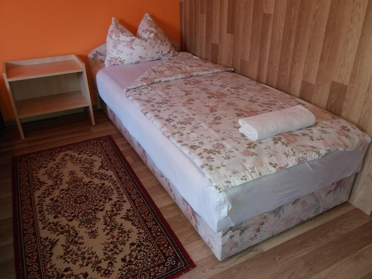 Hajas Familia Kiado Szobak Balatonmariafurdo Ngoại thất bức ảnh